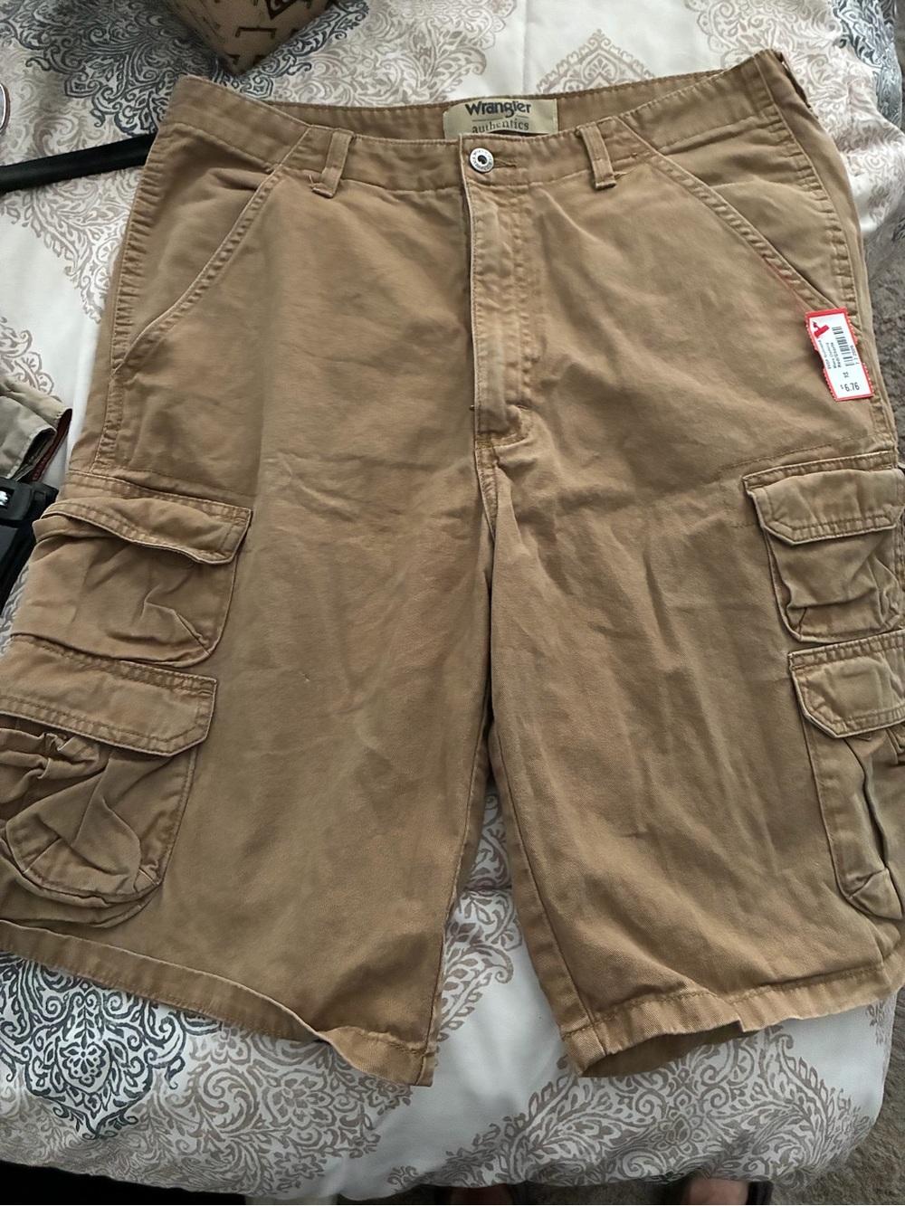 Wrangler Men’s Cargo Shorts in Khaki Brown